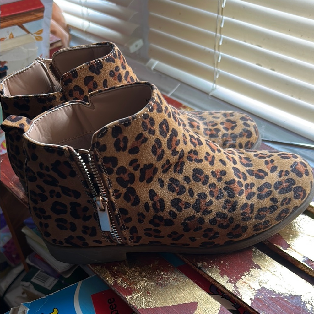 Amazon Kids Leopard Print Boots - Brown and Black